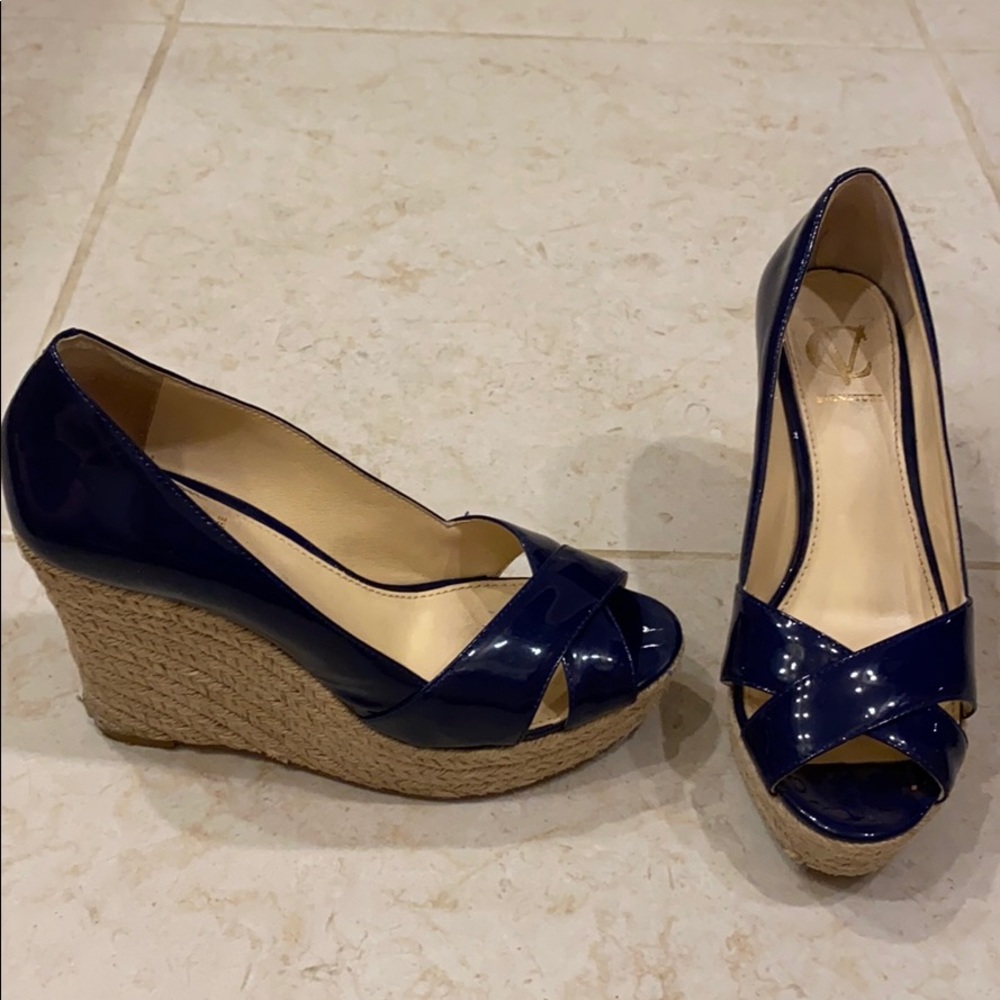 Vince Camuto Signature wedges